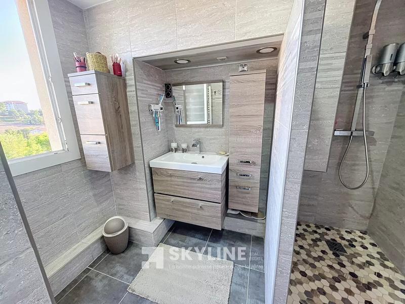 Appartement - 75 m² - 4 pièces