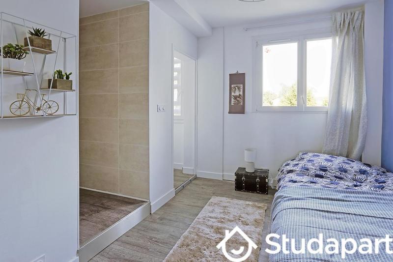 Chambre - 10 m² - 1 pièce