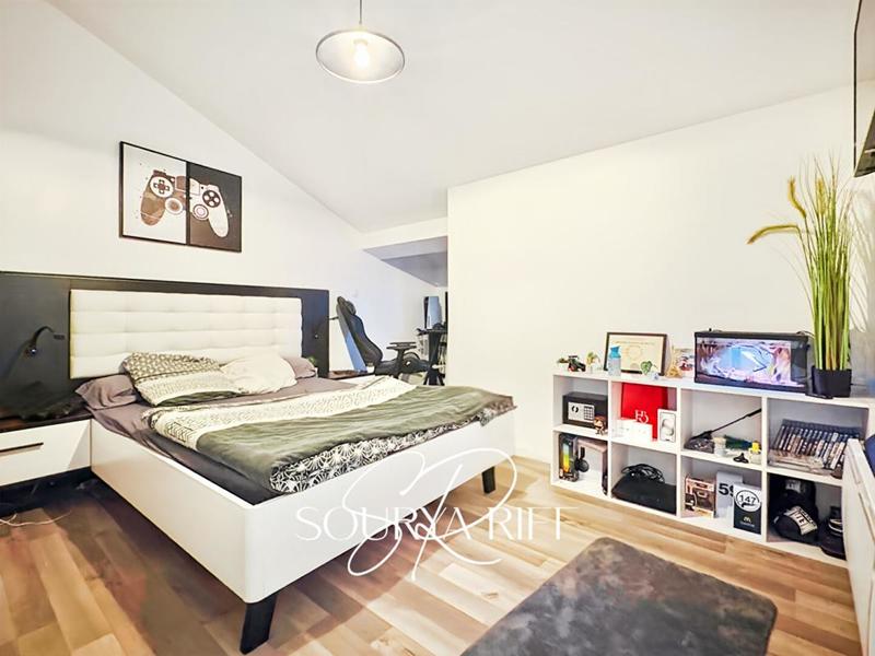 Maison - 200 m² - 7 pièces