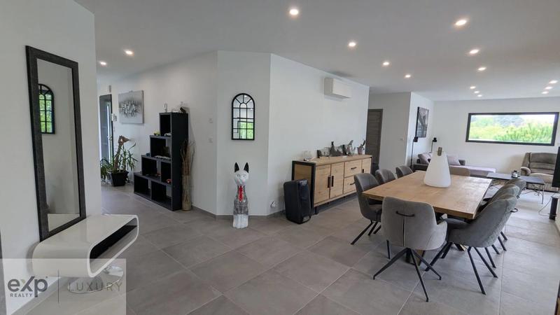 Maison - 180 m² - 6 pièces