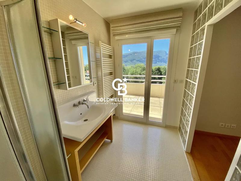 Appartement - 177 m² - 5 pièces