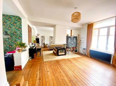 Maison - 230 m² - 9 pièces