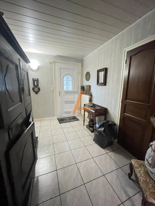 Maison - 237 m² - 9 pièces