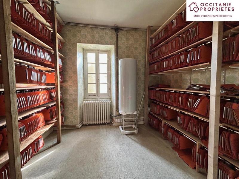 Maison - 300 m² - 15 pièces