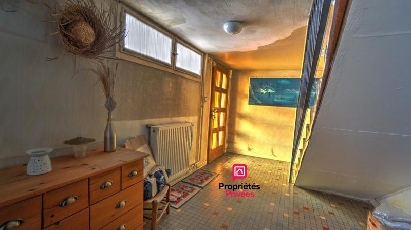 Maison - 143 m² - 8 pièces