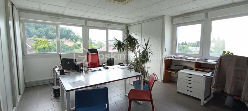 Bureau - 96 m² - 4 pièces