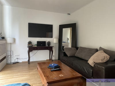 Maison - 230 m² - 9 pièces