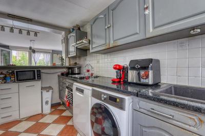 Appartement - 80 m² - 5 pièces