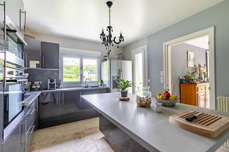 Maison - 258 m² - 8 pièces