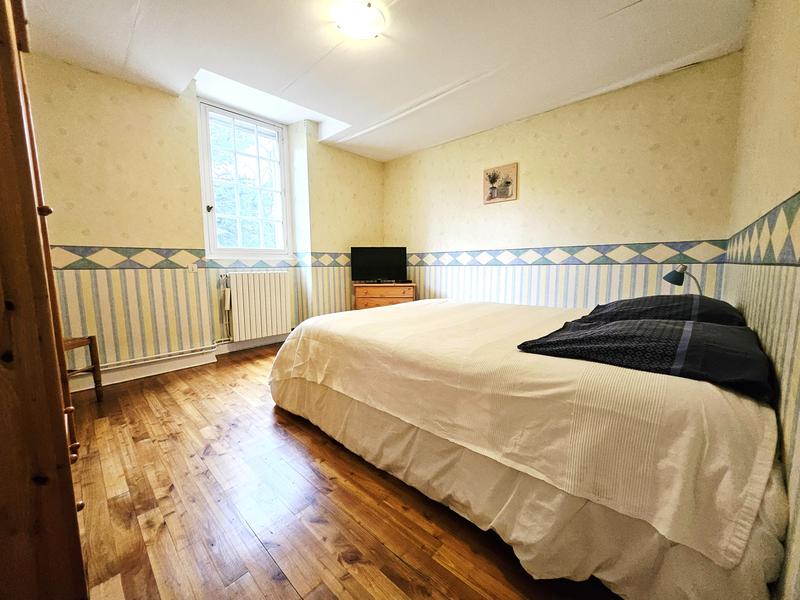 Maison en pierre - 250 m² - 9 pièces