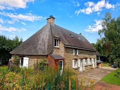 Maison - 185 m² - 9 pièces