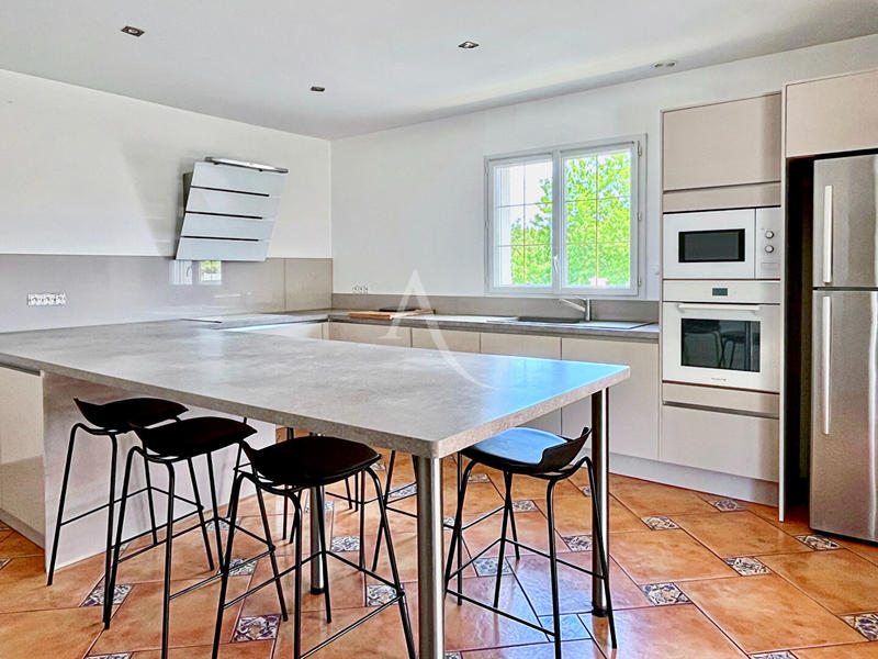 Maison - 145 m² - 5 pièces