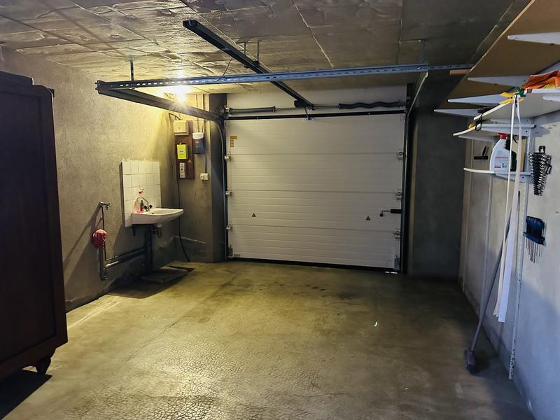 Maison - 250 m² - 9 pièces