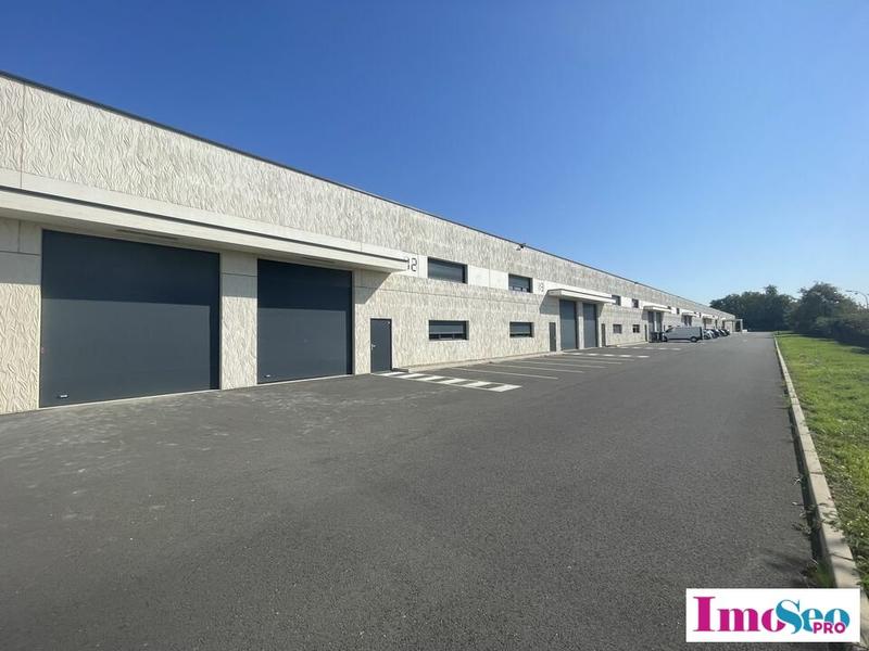 Local d'activité / Entrepôt - 224 m²