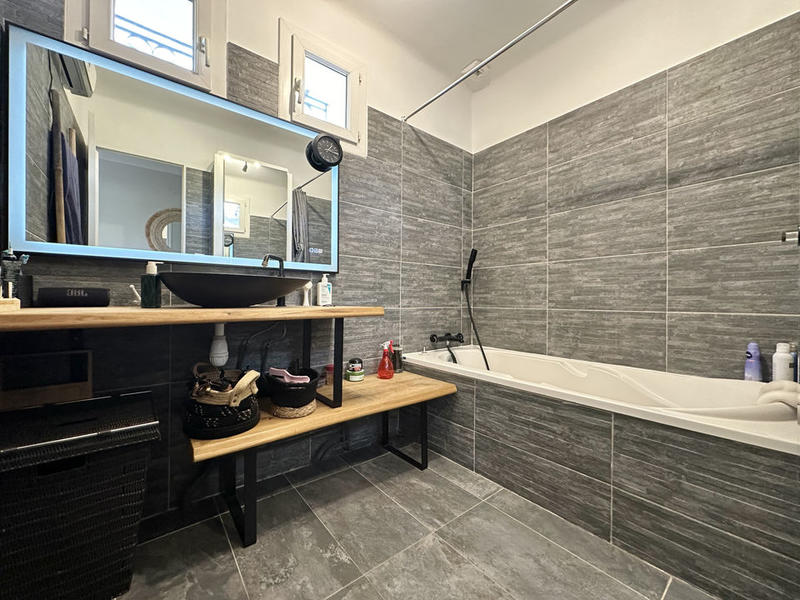 Villa - 250 m² - 7 pièces