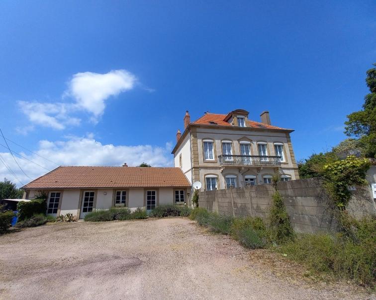 Maison de maîtres - 340 m² - 8 pièces