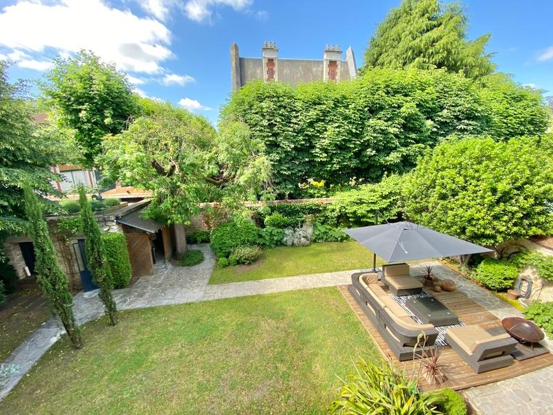 Maison bourgeoise - 235 m² - 8 pièces