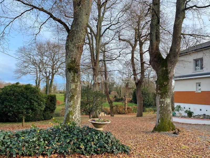 Maison - 225 m² - 6 pièces