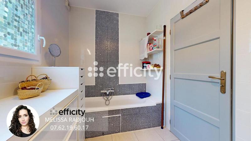 Maison - 167 m² - 6 pièces