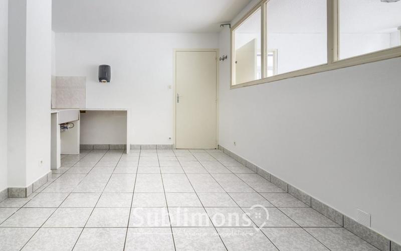 Local commercial - 89 m² - 6 pièces