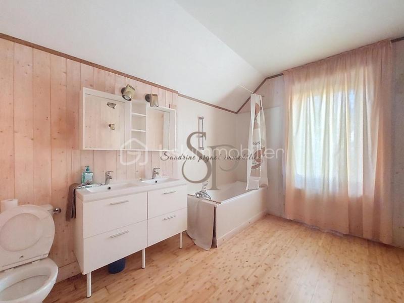 Maison en pierre - 190 m² - 8 pièces