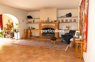 Maison - 384 m² - 8 pièces