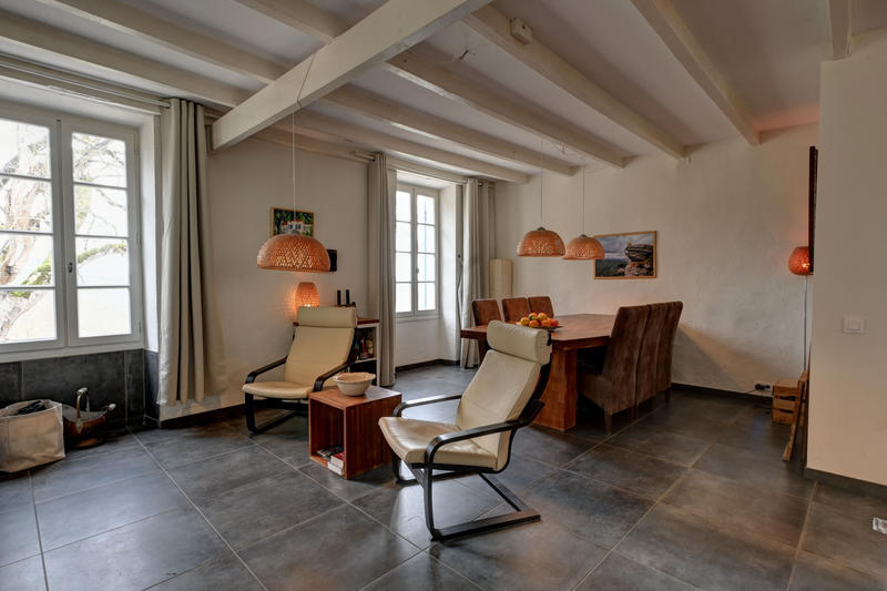 Maison - 333 m² - 13 pièces