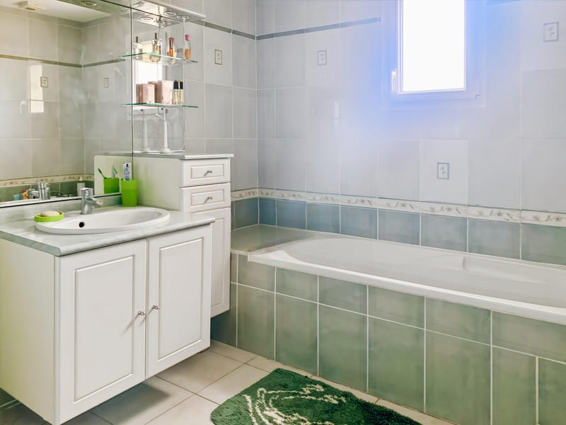 Villa - 104 m² - 6 pièces