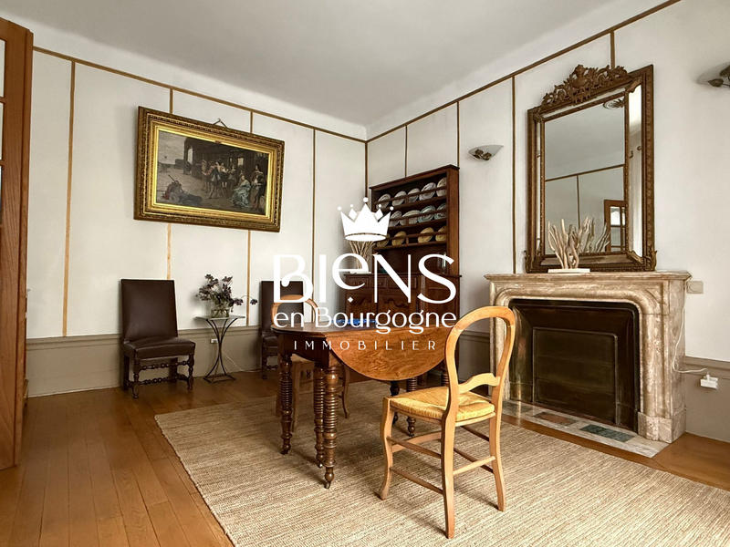 Maison - 200 m² - 9 pièces