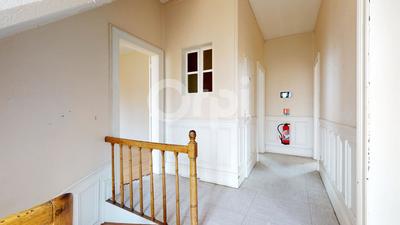 Maison - 180 m² - 8 pièces