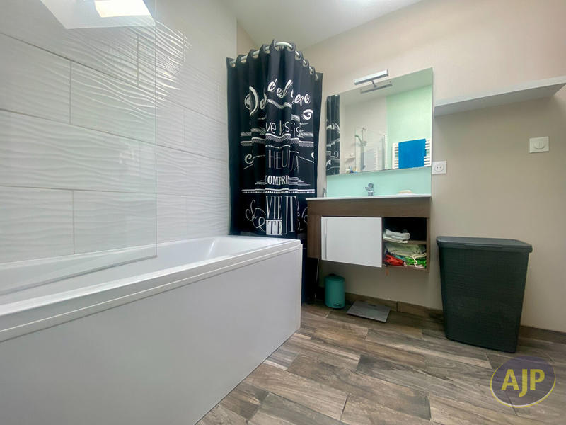 Maison - 84 m² - 4 pièces