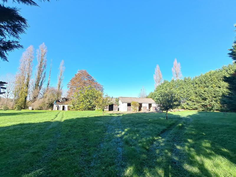 Maison - 224 m² - 9 pièces