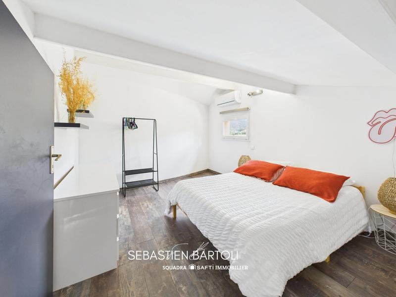 Appartement - 100 m² - 4 pièces