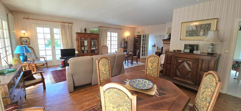 Maison - 188 m² - 8 pièces