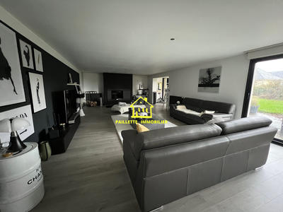 Maison - 275 m² - 7 pièces