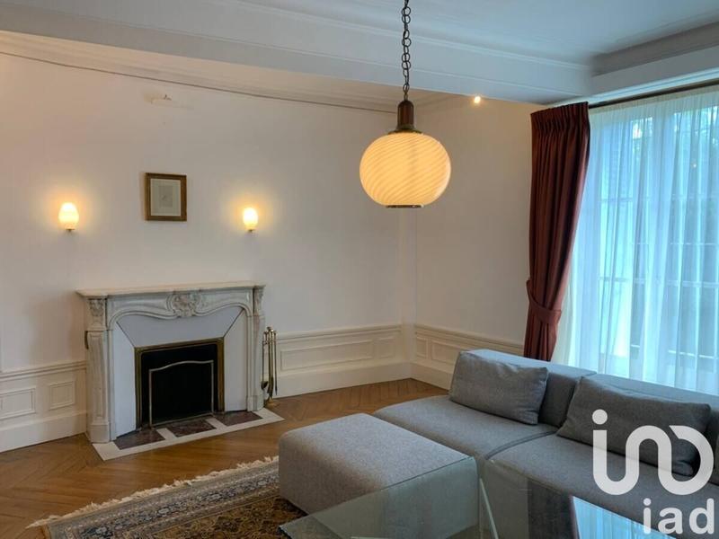 Maison - 290 m² - 9 pièces