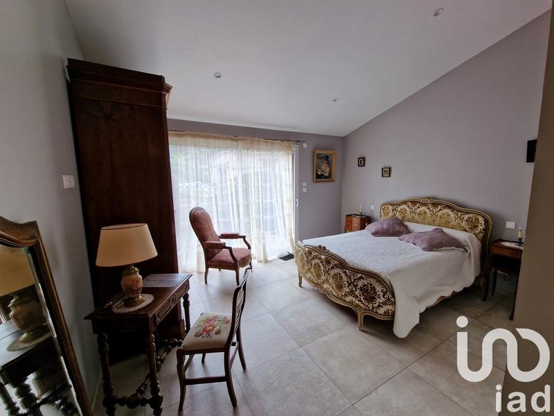 Maison - 360 m² - 10 pièces