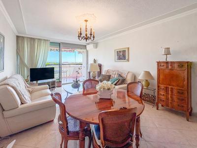 Appartement - 99 m² - 4 pièces