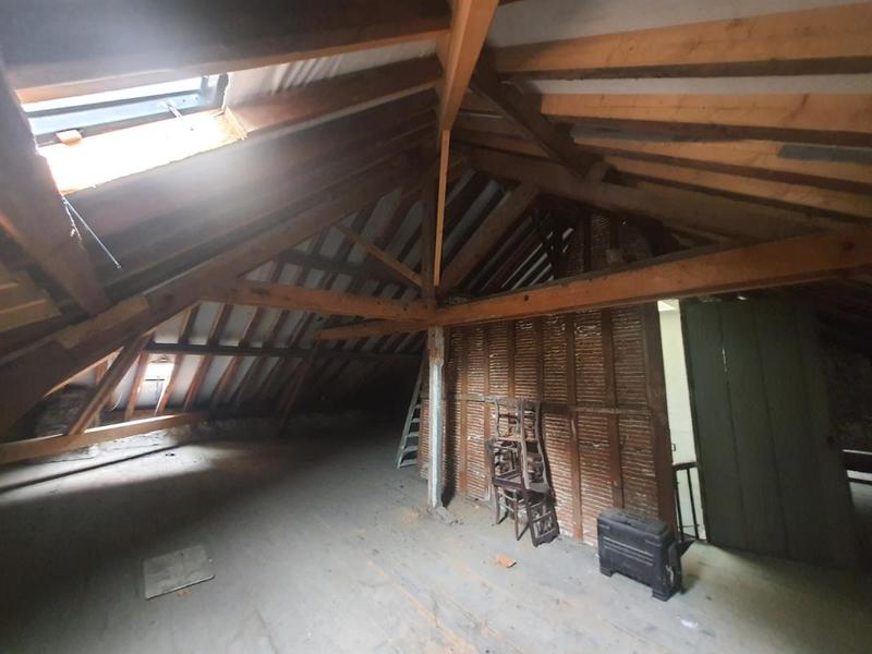 Propriété - 420 m² - 8 pièces