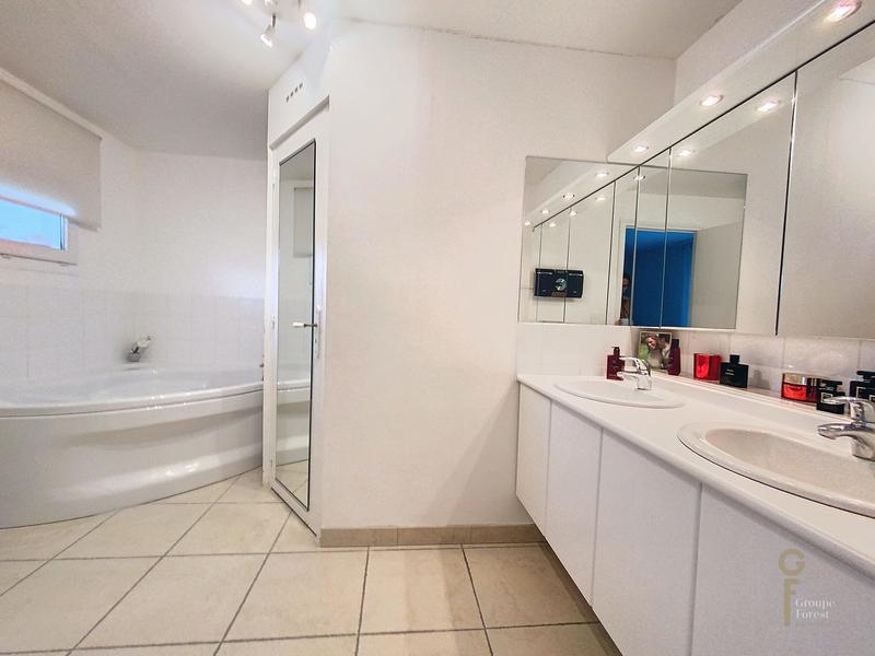 Maison - 199 m² - 6 pièces