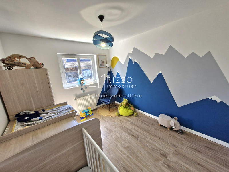 Maison - 240 m² - 7 pièces