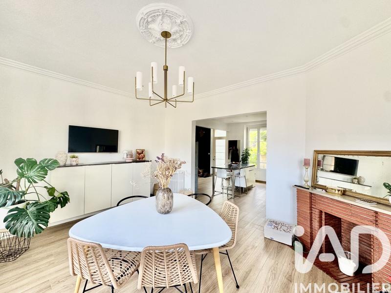 Maison - 300 m² - 7 pièces