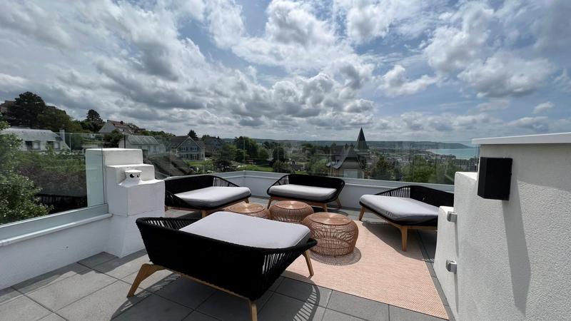 Villa - 392 m² - 14 pièces