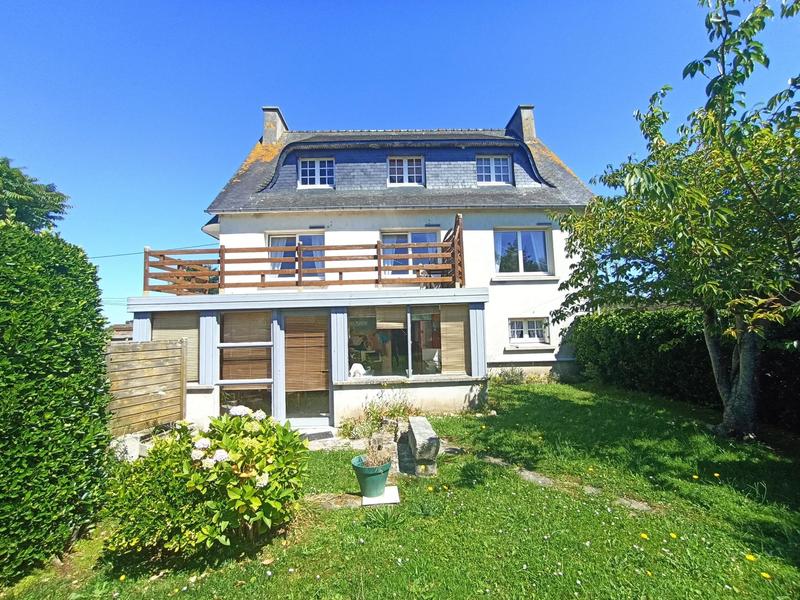 Maison - 211 m² - 16 pièces