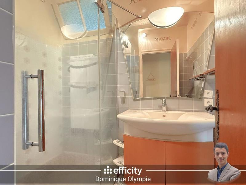 Maison - 231 m² - 9 pièces