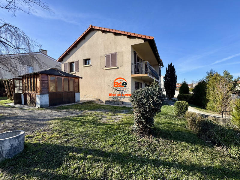 Maison - 214 m² - 7 pièces