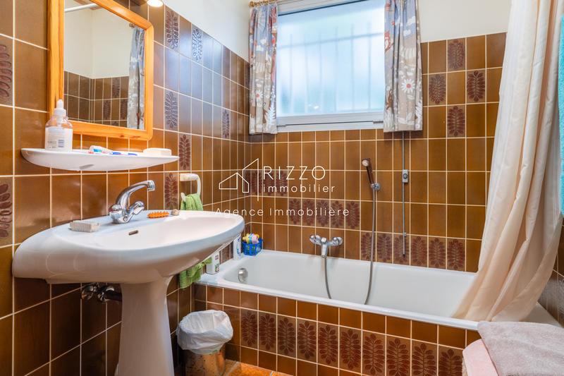 Maison - 200 m² - 6 pièces