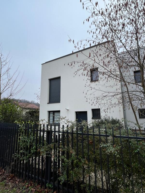 Maison - 93 m² - 4 pièces
