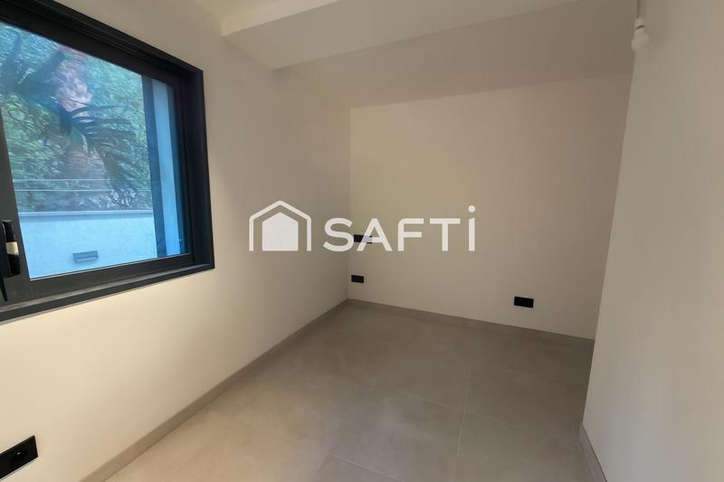 Maison - 345 m² - 9 pièces