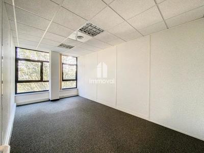 Bureau - 102 m² - 5 pièces